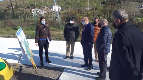 Autoridades durante la visita de este sábado Autoridades durante la visita de este sábado