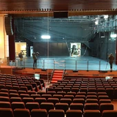 Nuevo escenario en el Teatro Quijano Nuevo escenario en el Teatro Quijano