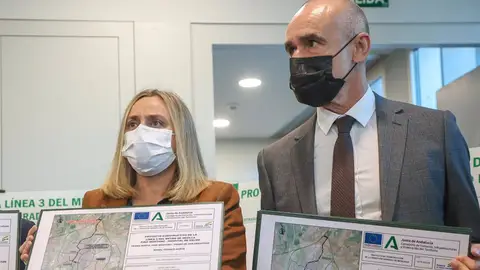 La consejera de Fomento de la Junta Marifran Carazo junto al alcalde de Sevilla Antonio Muñoz La consejera de Fomento de la Junta Marifran Carazo junto al alcalde de Sevilla Antonio Muñoz