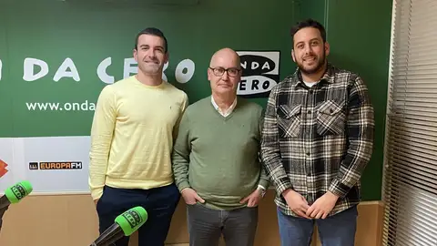 Todos los lunes, a partir de las 19:20 horas, la Tertulia del Deporte de Onda Cero Elche. Todos los lunes, a partir de las 19:20 horas, la Tertulia del Deporte de Onda Cero Elche.