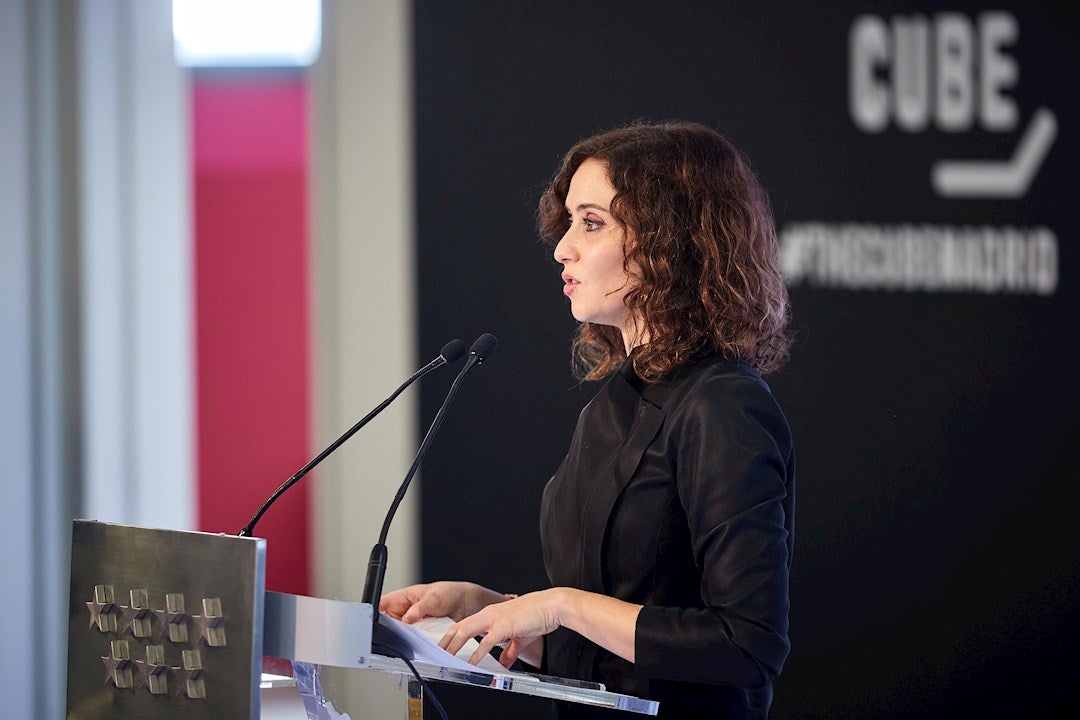 Ayuso anuncia cambios en el sector del taxi: liberalización de horarios, precio cerrado y digitalización, entre las claves Ayuso anuncia cambios en el sector del taxi: liberalización de horarios, precio cerrado y digitalización, entre las claves