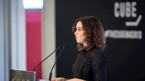 Ayuso anuncia cambios en el sector del taxi: liberalización de horarios, precio cerrado y digitalización, entre las claves Ayuso anuncia cambios en el sector del taxi: liberalización de horarios, precio cerrado y digitalización, entre las claves