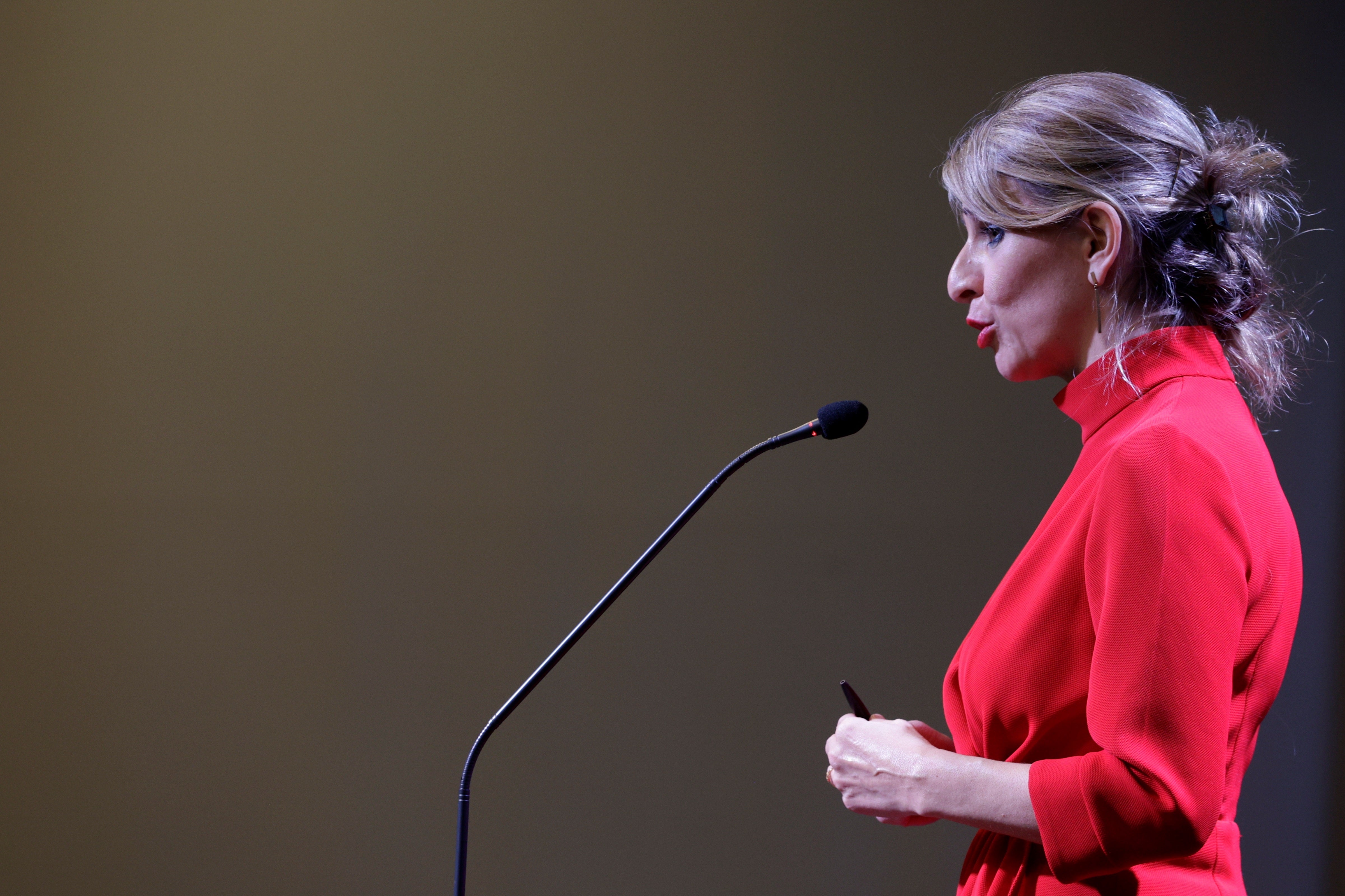 Yolanda Díaz agradece a los partidos minoritarios el apoyo a la reforma laboral pero ignora a Ciudadanos Yolanda Díaz agradece a los partidos minoritarios el apoyo a la reforma laboral pero ignora a Ciudadanos