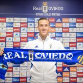 Rodrigo Tarín, presentado como nuevo jugador del Real Oviedo