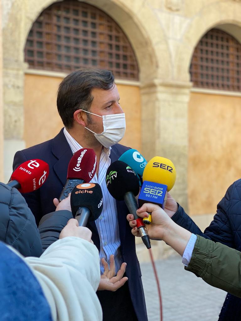 El PP de Elche pide a Patrimonio que se paralice cualquier modificación del PGOU en torno al edificio de Las Clarisas El PP de Elche pide a Patrimonio que se paralice cualquier modificación del PGOU en torno al edificio de Las Clarisas