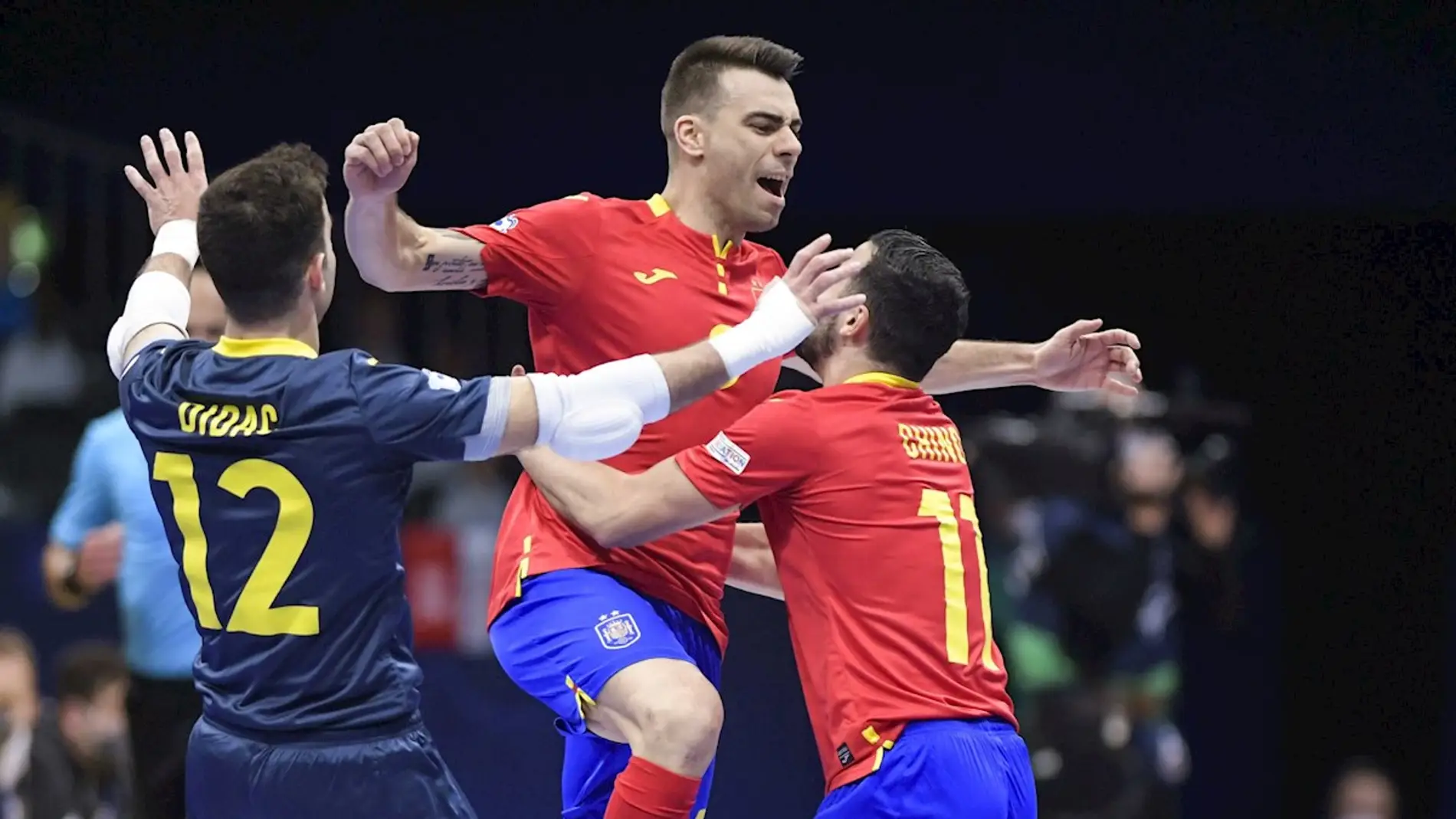 España accede triunfal a las semifinales