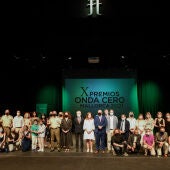 Fotografía de grupo de los galardonados en los X Premios Onda Cero Mallorca, celebrados en 2021 en el Trui Teatre de Palma