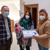 Mil familias beneficiáronse en 2021 das axudas á natalidade do programa ChegOU Mil familias beneficiáronse en 2021 das axudas á natalidade do programa ChegOU