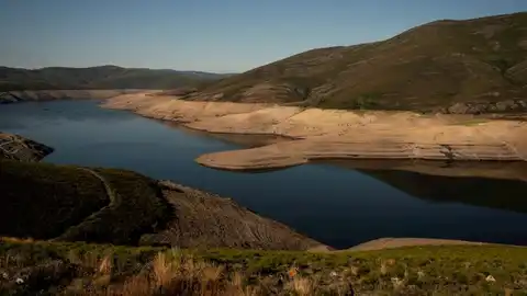 O BNG advirte que as “ridículas” multas da Xunta ás eléctricas non evitarán que repitan a práctica O BNG advirte que as “ridículas” multas da Xunta ás eléctricas non evitarán que repitan a práctica