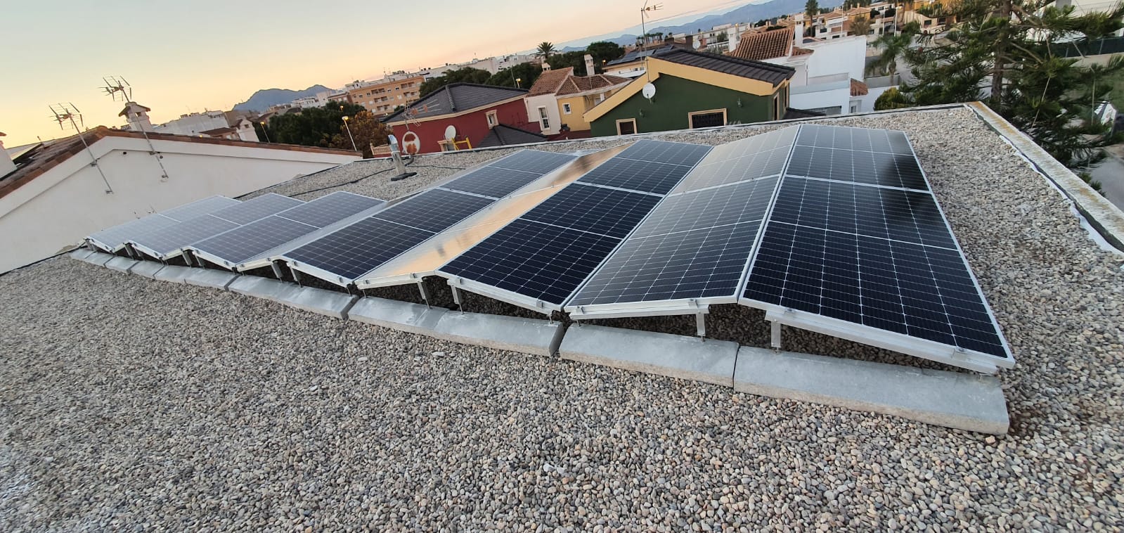 Pepe Girona, edil de Desarrollo Económico, queremos impulsar energías verdes y el autoconsumo entre nuestros vecinos Pepe Girona, edil de Desarrollo Económico, queremos impulsar energías verdes y el autoconsumo entre nuestros vecinos