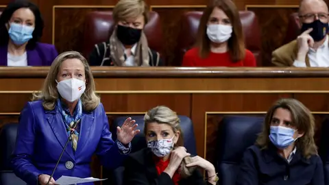 Nadia Calviño y Yolanda Díaz, en el Congreso de los diputados Las claves de la reforma laboral del Gobierno que se vota en el Congreso