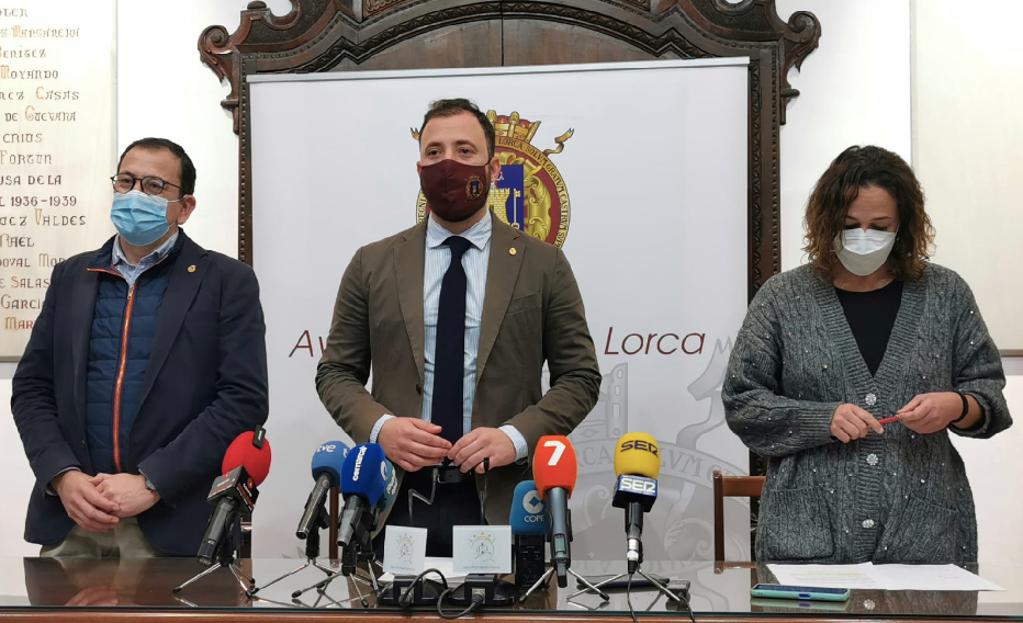 El Ayuntamiento de Lorca se personará en la investigación del “asalto violento” al Pleno realizado por un grupo de manifestantes del sector porcino El Ayuntamiento de Lorca se personará en la investigación del “asalto violento” al Pleno realizado por un grupo de manifestantes del sector porcino