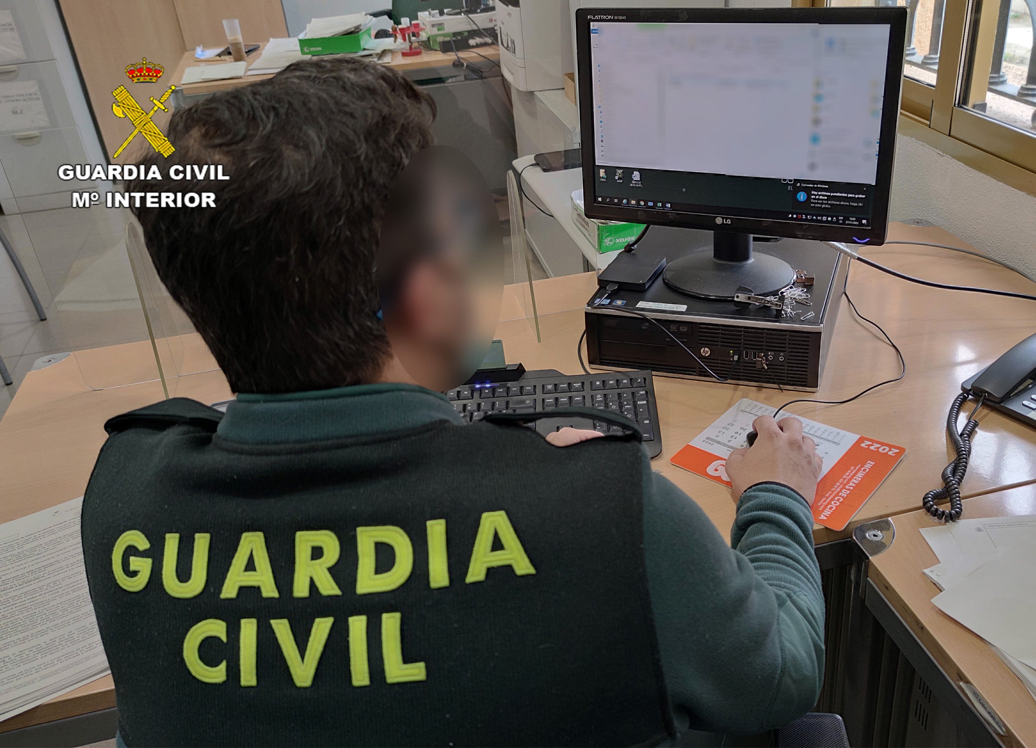 Detenido un joven por publicar anuncios de servicios sexuales de una menor sin su consentimiento Detenido un joven por publicar anuncios de servicios sexuales de una menor sin su consentimiento