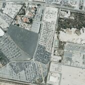 ASAJA y EUPEAL denuncian que la falta de conexión por tren en el aeropuerto de El Altet de Elche ha generado un huerto de coches de 140 hectáreas.