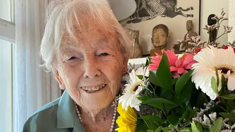 Elisa Sales Elisa Sales