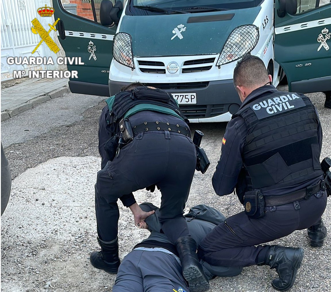 La Guardia Civil detiene a varias personas por distintos delitos en la comarca de La Sagra La Guardia Civil detiene a varias personas por distintos delitos en la comarca de La Sagra