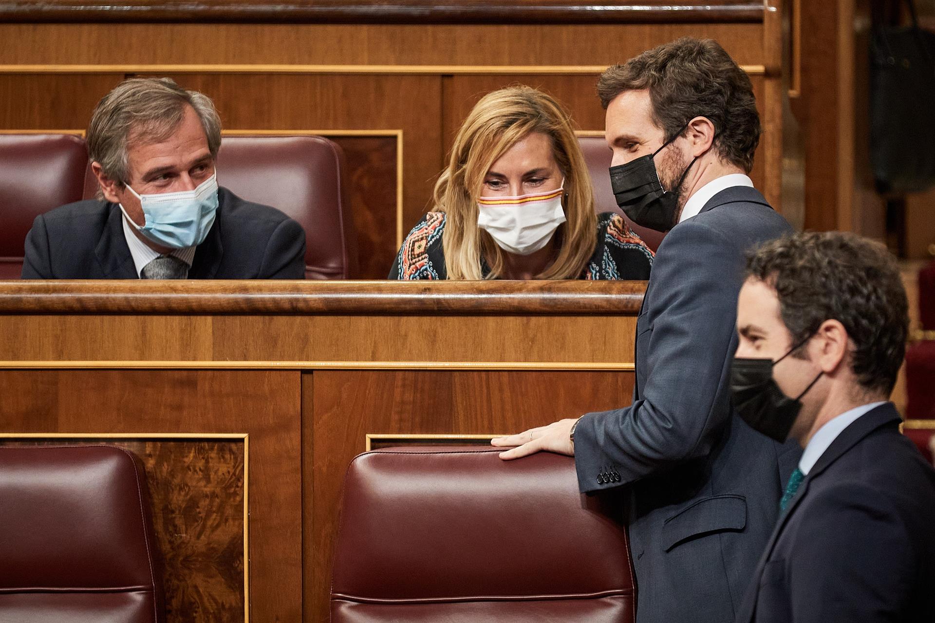 Encuestas electorales: Pablo Casado hunde al PP, dispara a Vox y el PSOE volvería a ser la fuerza más votada Encuestas electorales: Pablo Casado hunde al PP, dispara a Vox y el PSOE volvería a ser la fuerza más votada