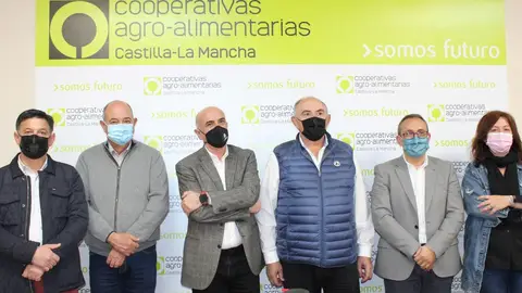 Representantes de las Opa´s junto a Samuel Moraleda Representantes de las Opa´s junto a Samuel Moraleda