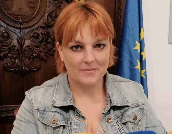 Graves insultos a la edil de IU, Gloria Martín, en un grupo de ganaderos: "tiparraca, gorda y sinvergüenza" Graves insultos a la edil de IU, Gloria Martín, en un grupo de ganaderos: "tiparraca, gorda y sinvergüenza"