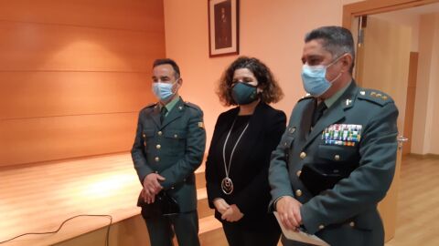 Agente Manuel Vilela, María Rivas y el Coronel Jambrilla