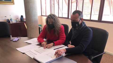 Trinidad Ortiz y Oscar Valenzuela, concejales de Educaci&oacute;n y Gran Alacant en Santa Pola.