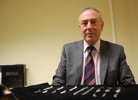 Juan Salvador: "Por lo visto son más importantes las placas solares que defender el patrimonio almeriense" Juan Salvador: "Por lo visto son más importantes las placas solares que defender el patrimonio almeriense"