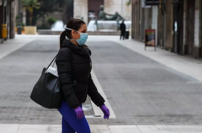 El Gobierno eliminará la obligación de llevar las mascarillas en la calle el próximo martes El Gobierno eliminará la obligación de llevar las mascarillas en la calle el próximo martes