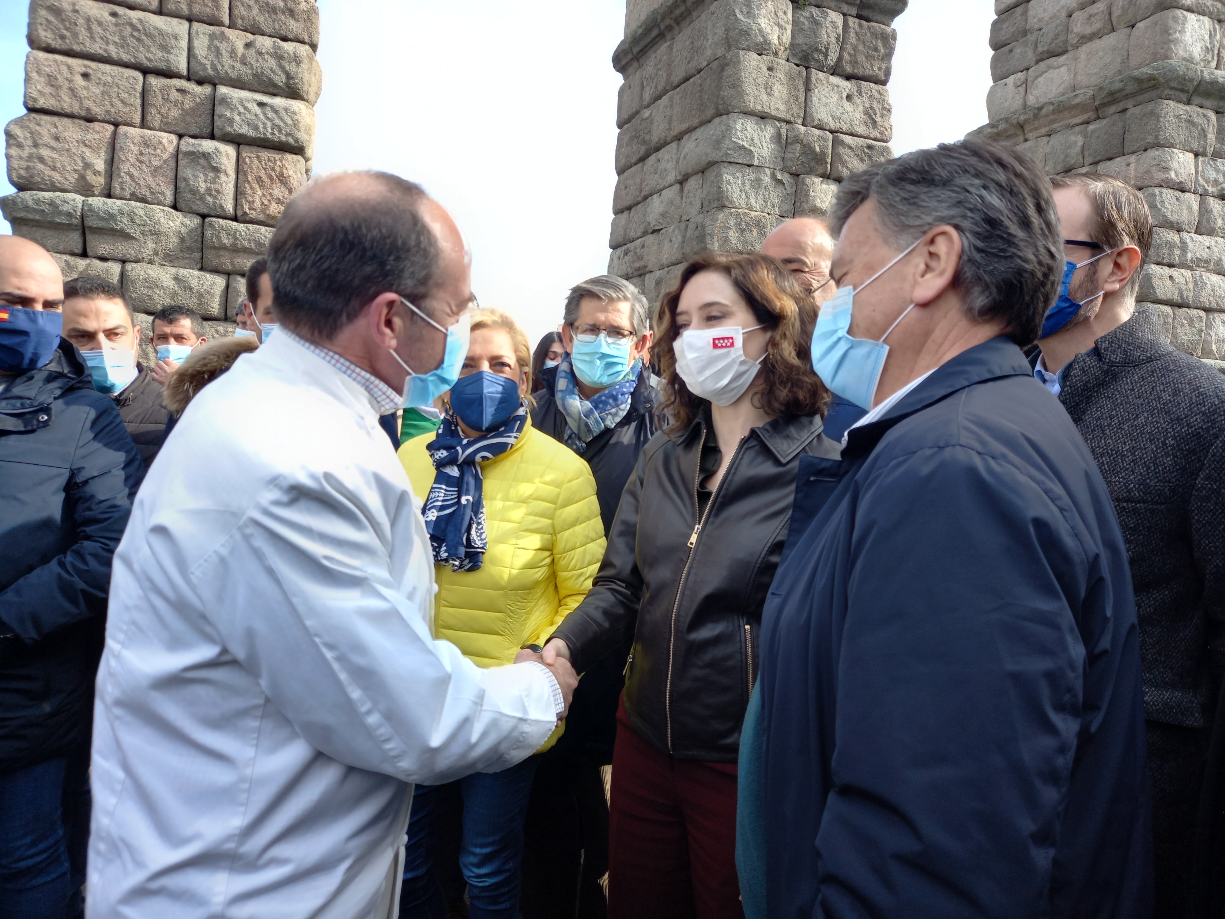 Díaz Ayuso se suma a la campaña en Segovia Díaz Ayuso se suma a la campaña en Segovia