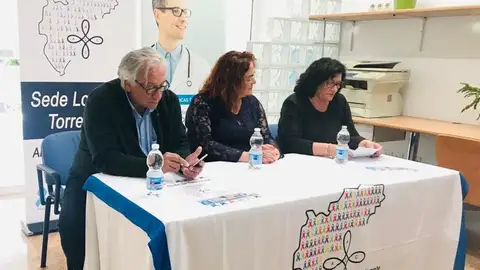 Manoli Flores, Presidenta de la Asociación Alicante contra el cáncer sede Torrevieja, habla para Onda Cero dia mundial cancer