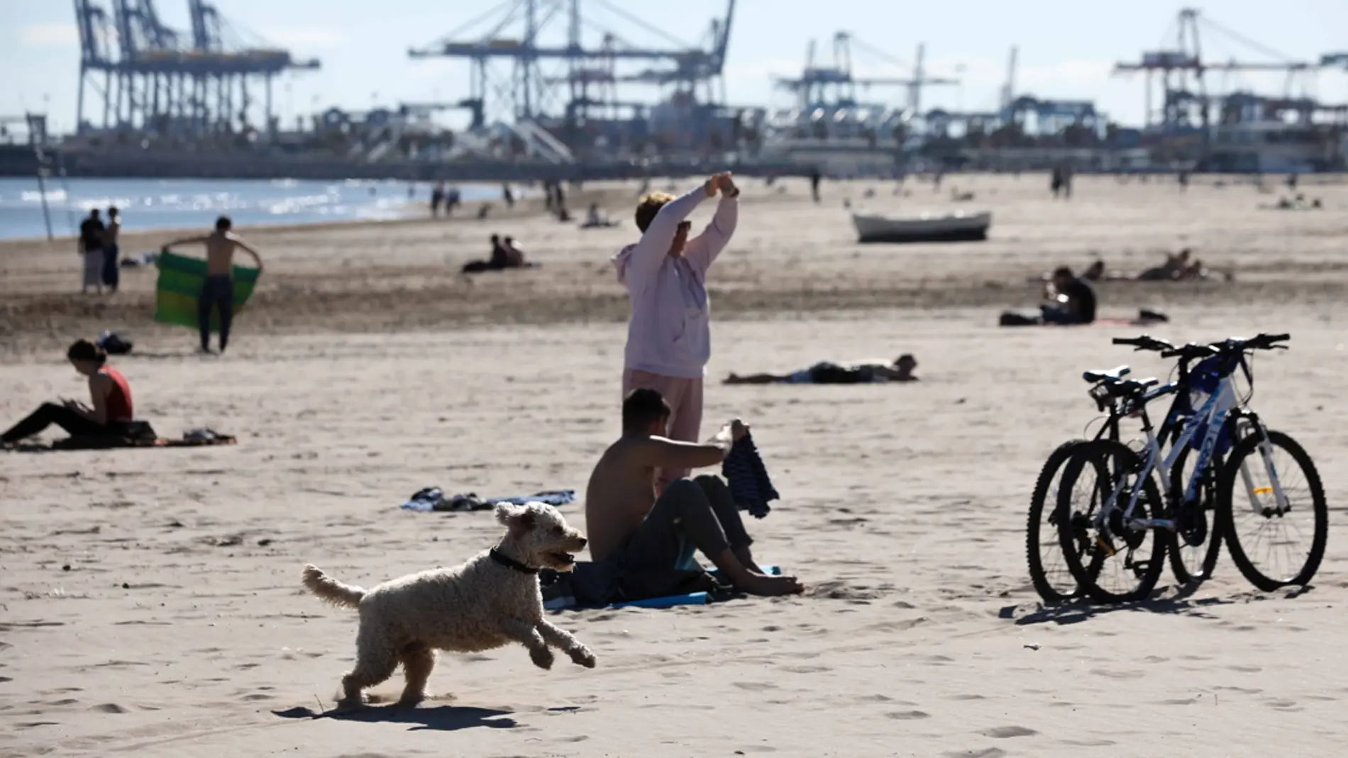 Qué es la 'subsidencia', el fenómeno meteorológico que está provocando temperaturas primaverales en febrero Qué es la 'subsidencia', el fenómeno meteorológico que está provocando temperaturas primaverales en febrero
