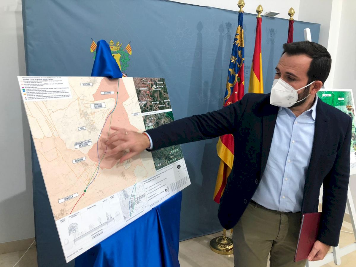 Manuel Martínez, Alcalde, hemos pedido a la inutilización de las antiguas vías de cercanías Manuel Martínez, Alcalde, hemos pedido a la inutilización de las antiguas vías de cercanías