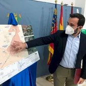 Manuel Martínez, Alcalde, hemos pedido a la inutilización de las antiguas vías de cercanías Manuel Martínez, Alcalde, hemos pedido a la inutilización de las antiguas vías de cercanías
