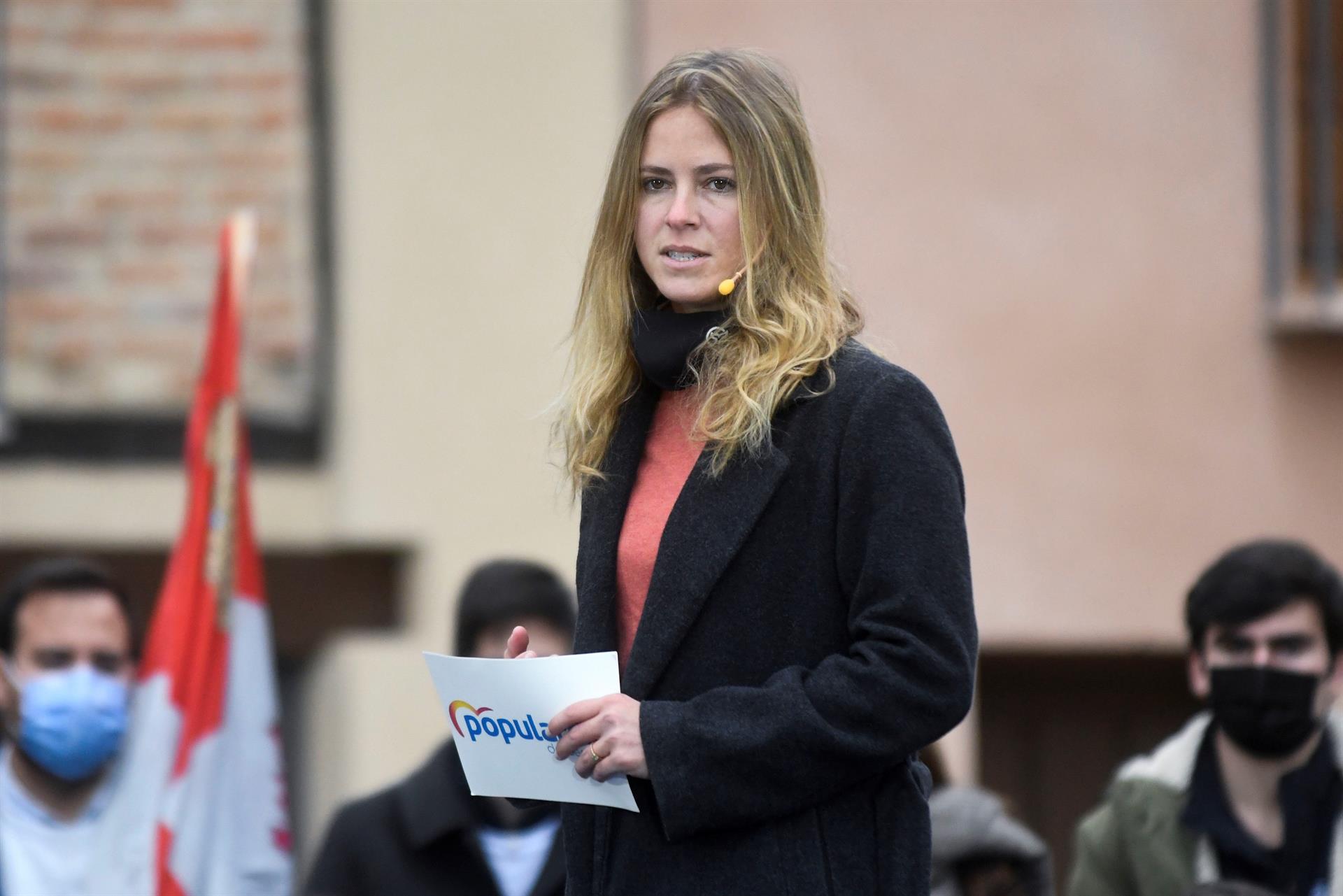 Bea Fanjul, sorprendida con un joven catalán que no sabía "que era ser fascista" Bea Fanjul, sorprendida con un joven catalán que no sabía "que era ser fascista"