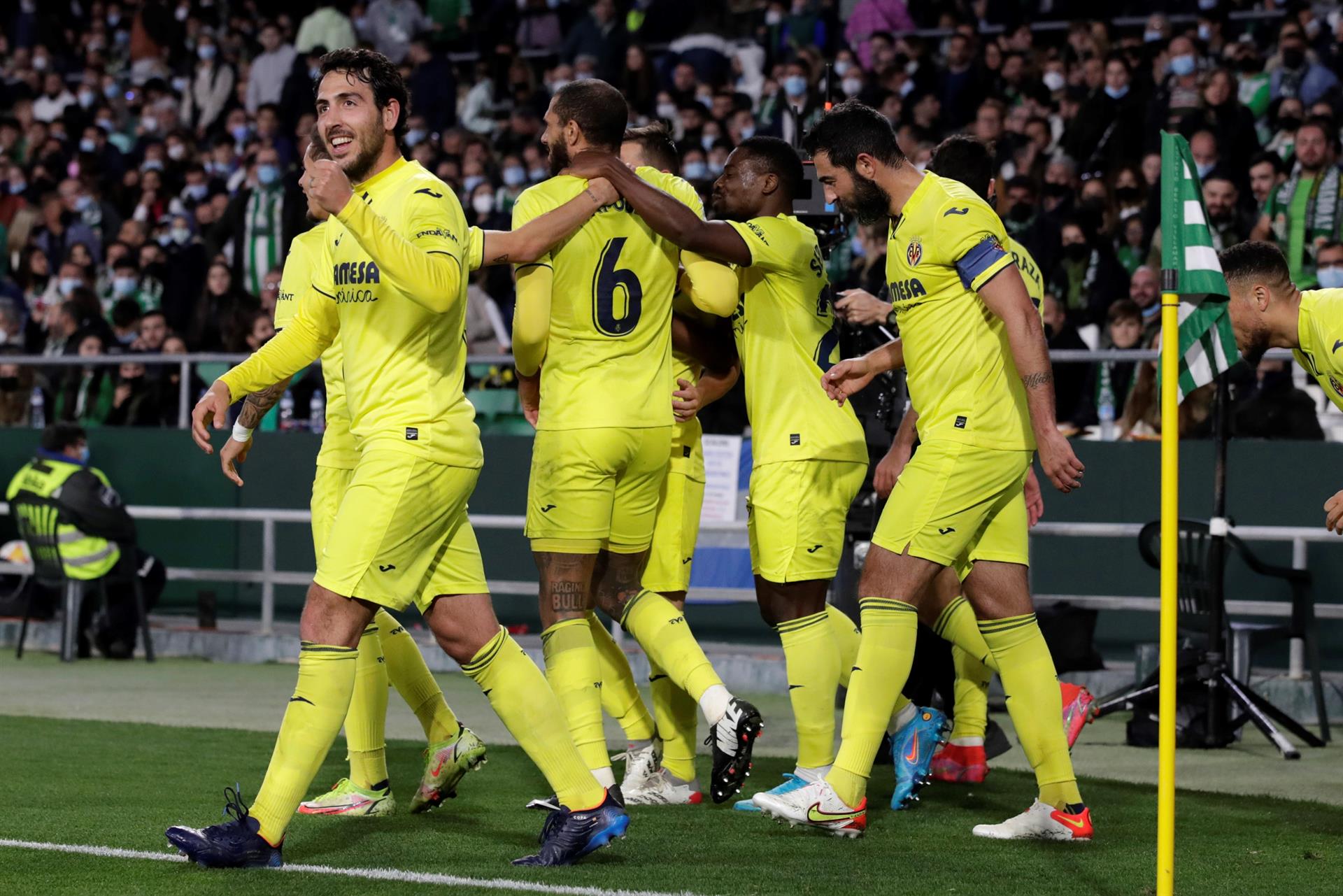 El Villarreal agua la fiesta al Betis y se mete en puestos europeos El Villarreal agua la fiesta al Betis y se mete en puestos europeos