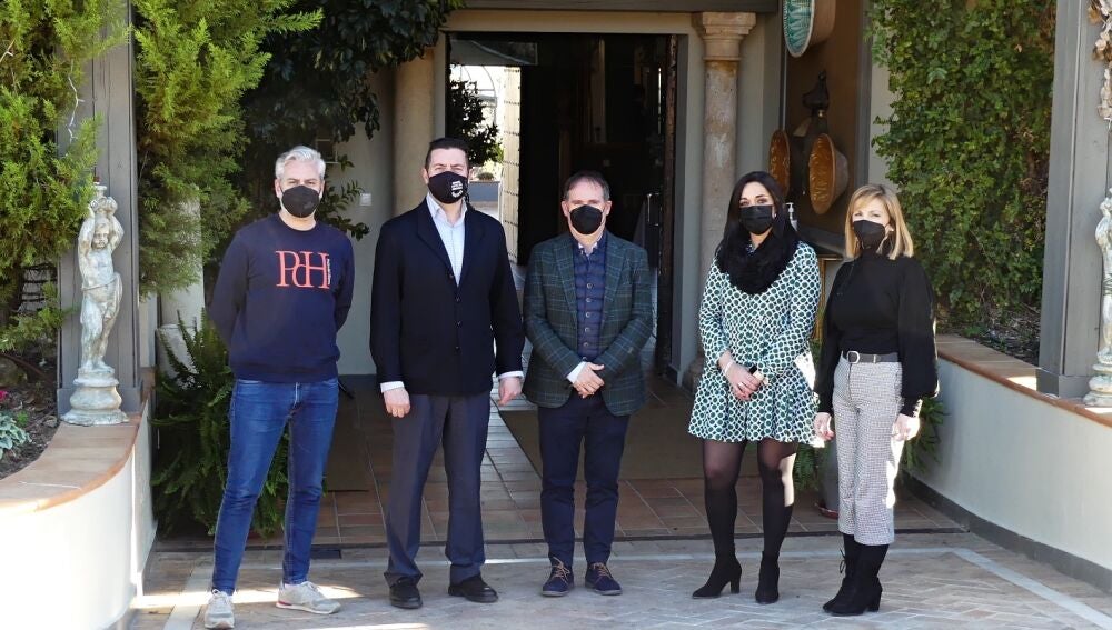 Representantes de Hostecor