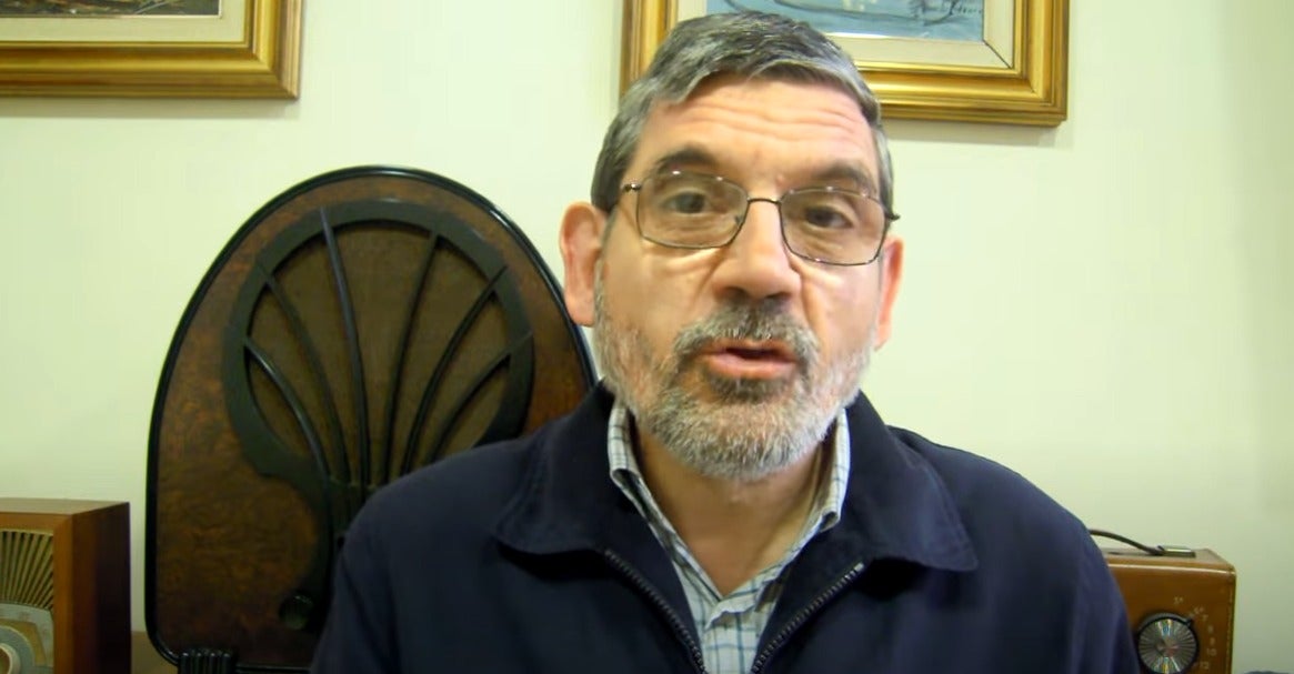 Un castellonense busca desde hace 30 años un local para crear el museo de la radio más grande de España Un castellonense busca desde hace 30 años un local para crear el museo de la radio más grande de España