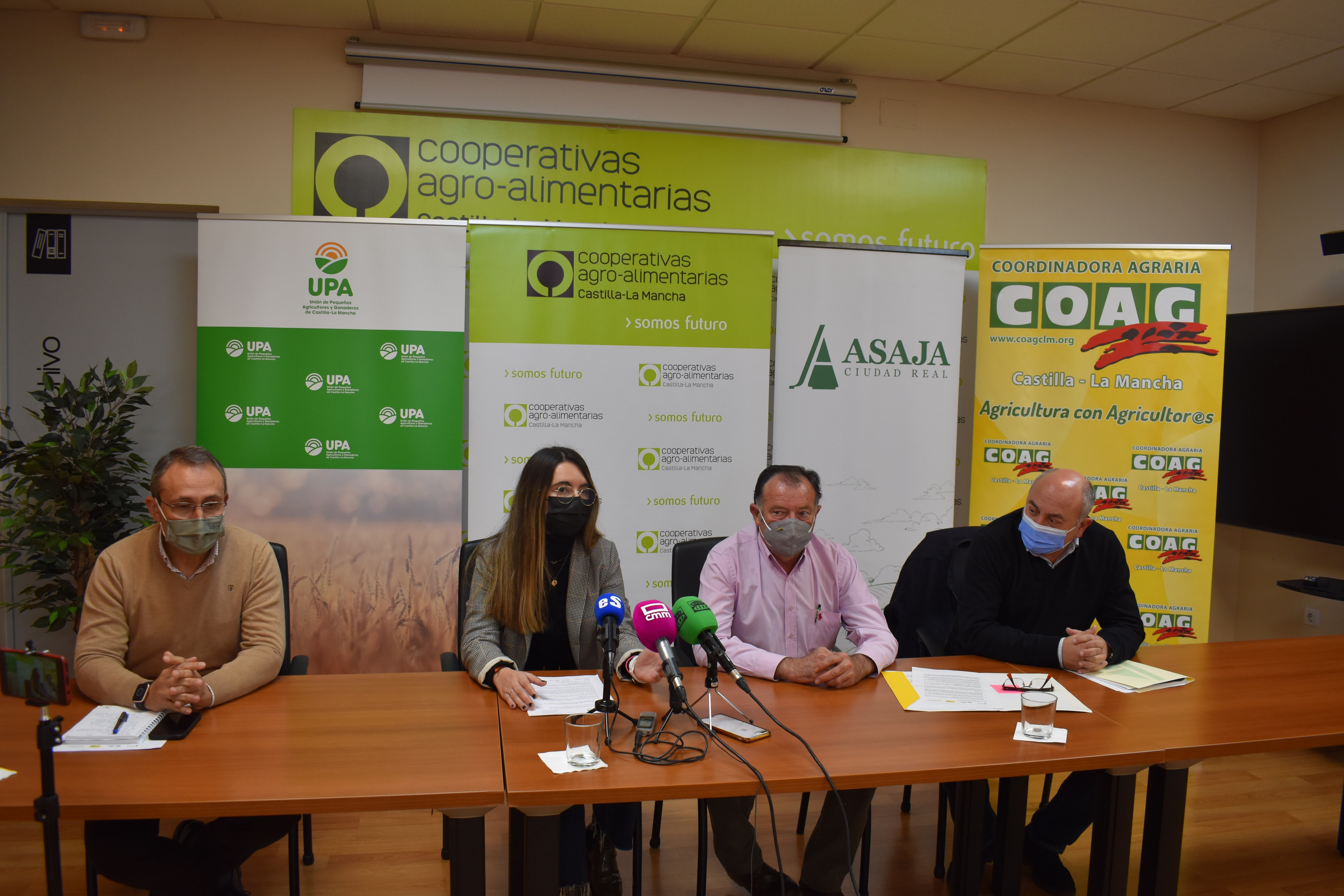 Esperan 2.000 agricultores y 150 tractores en la manifestación del 17 de febrero en Ciudad Real Esperan 2.000 agricultores y 150 tractores en la manifestación del 17 de febrero en Ciudad Real