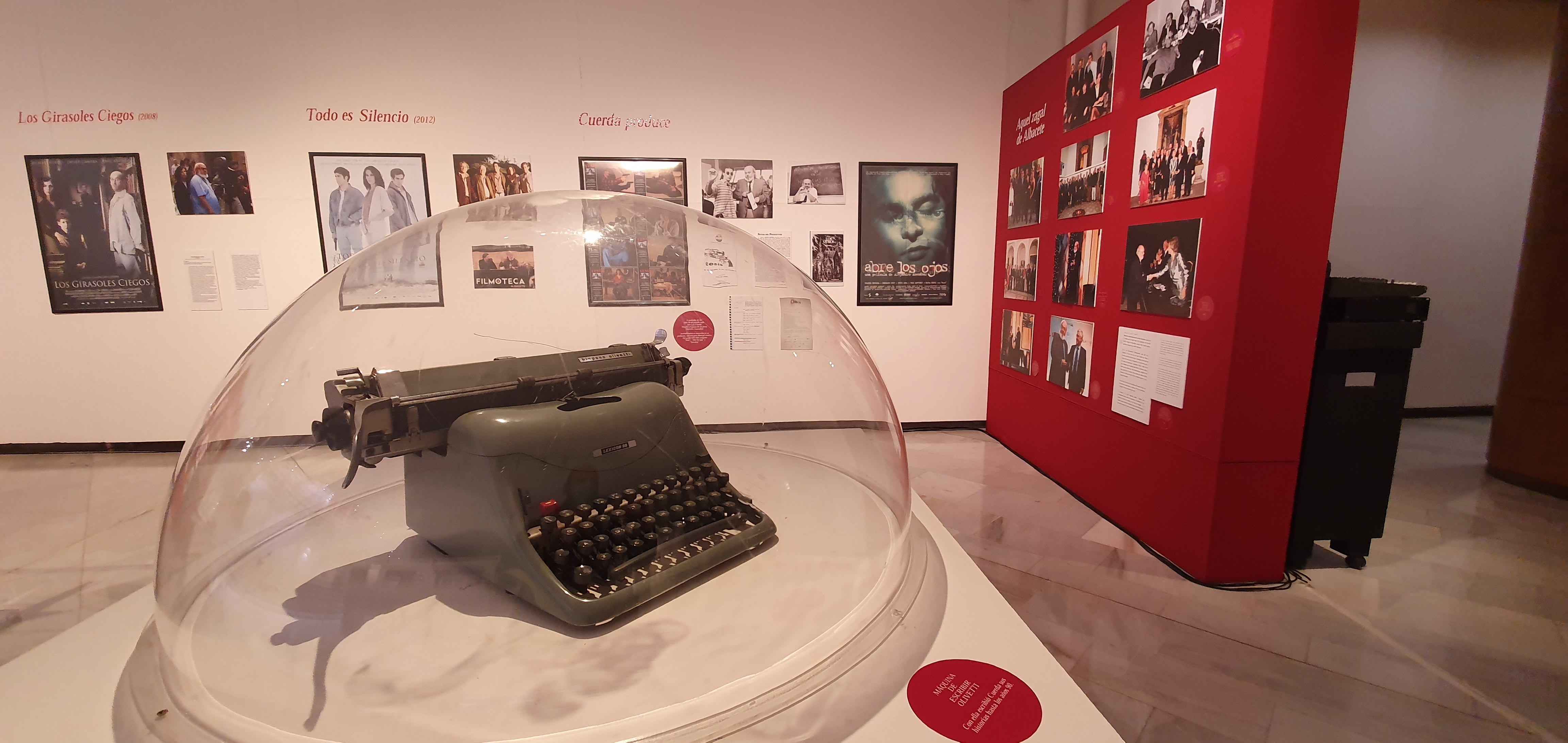 El actor Guillermo Montesinos y el productor Emiliano Otegui visitarán la exposición ‘Contingente y Necesario’ El actor Guillermo Montesinos y el productor Emiliano Otegui visitarán la exposición ‘Contingente y Necesario’