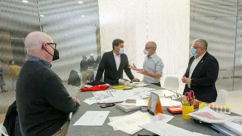 Luis Barcala y Antonio Manresa con los coleccionistas Michael Jenkins y Javier Romero Luis Barcala y Antonio Manresa con los coleccionistas Michael Jenkins y Javier Romero