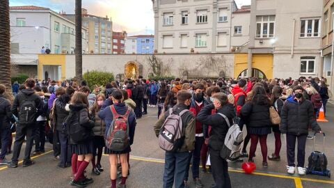 Alumnos del San Vicente de Pa&uacute;l en su nuevo colegio