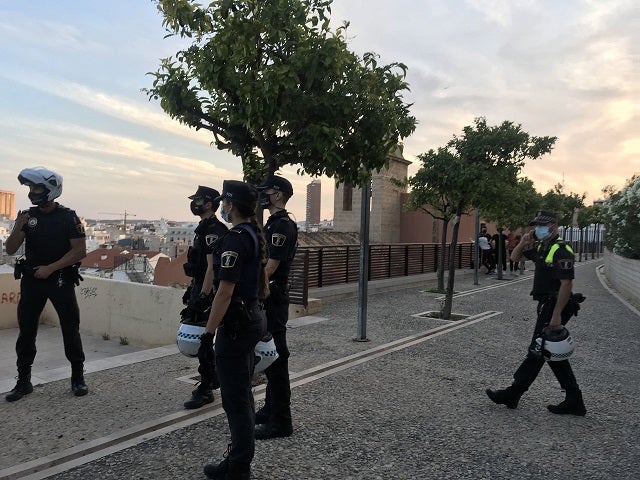 La Policía Local interpone 80 denuncias por botellones durante el fin de semana La Policía Local interpone 80 denuncias por botellones durante el fin de semana