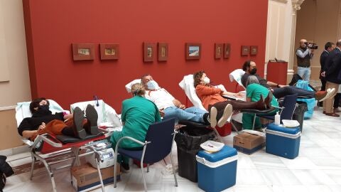 Donantes en la maratón de donación de sangre Donantes en la maratón de donación de sangre
