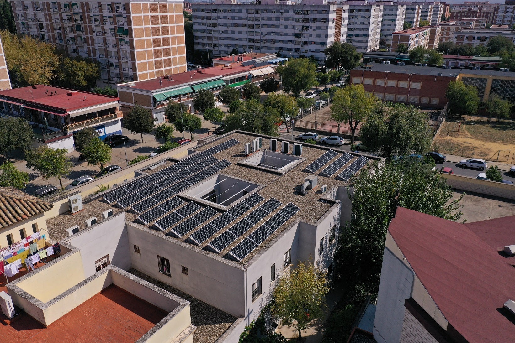 EDP pone en marcha tres instalaciones fotovoltaicas para Cáritas Diocesana de Córdoba EDP pone en marcha tres instalaciones fotovoltaicas para Cáritas Diocesana de Córdoba