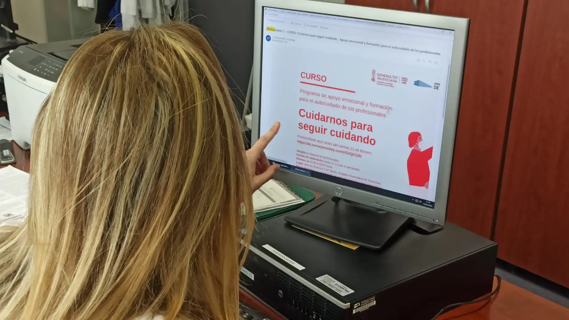 El Hospital de Torrevieja pone en marcha un programa de apoyo emocional y formación para el autocuidado de sus profesionales 