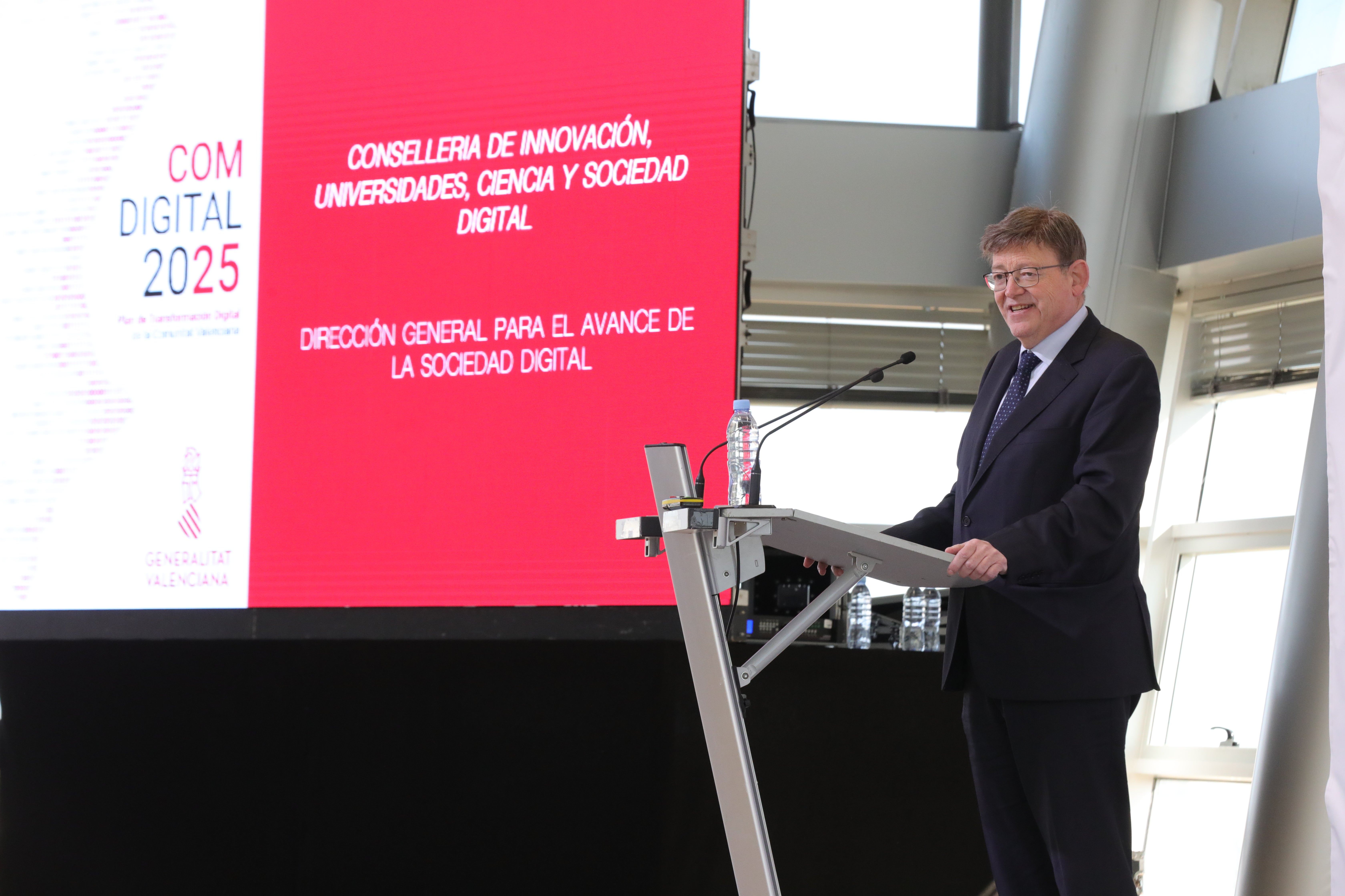 Puig anuncia en Alicante una inversión de 1.000 millones de euros para el Plan de Transformación Digital de la Comunitat Puig anuncia en Alicante una inversión de 1.000 millones de euros para el Plan de Transformación Digital de la Comunitat