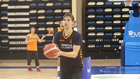 Olle Viktor Lundqvist, nuevo jugador del Unicaja Banco Oviedo Olle Viktor Lundqvist, nuevo jugador del Unicaja Banco Oviedo