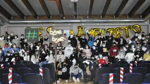Los alumnos del IES de Infiesto celebraron un San Valentín muy solidario Los alumnos del IES de Infiesto celebraron un San Valentín muy solidario