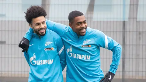 Los brasileños Claudinho y Malcom, en un entrenamiento del Zenit. Los brasileños Claudinho y Malcom, en un entrenamiento del Zenit.