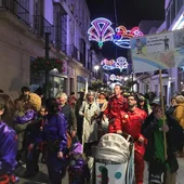 Personas disfrazadas en la calle en Rota Personas disfrazadas en la calle en Rota