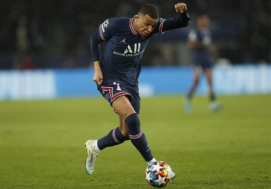 Mbappé derriba el muro de Courtois y pone en ventaja al PSG Mbappé derriba el muro de Courtois y pone en ventaja al PSG